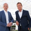 Jan Carlson, chairman, chief executive and president of Autoliv with Håkan Samuelsson, president and chief executive of Volvo Cars