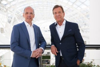 Jan Carlson, chairman, chief executive and president of Autoliv with Håkan Samuelsson, president and chief executive of Volvo Cars